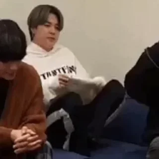 😸