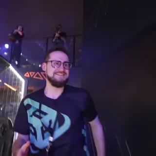 😱