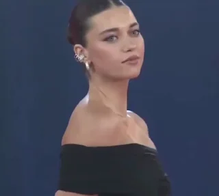 👑