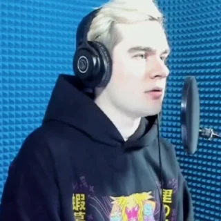 😮