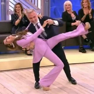 🕺