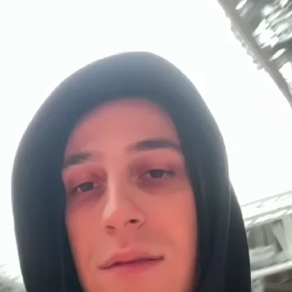 🥳
