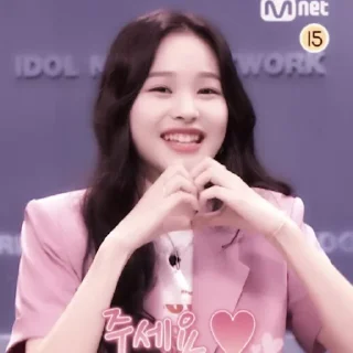 ◜ han jihyo @noctivagant¸