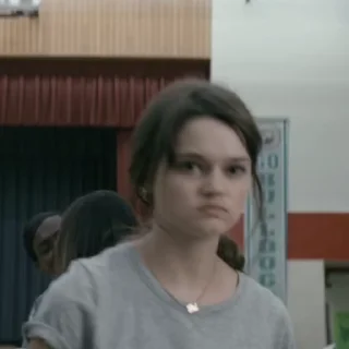 😡