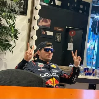 ✌️