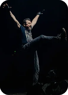 🕺