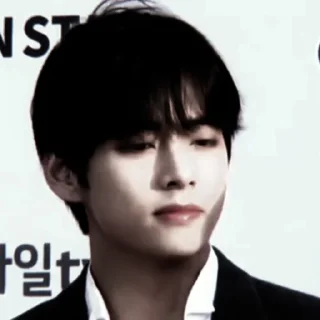 Taehyung 🔍 by @BAREBLUE