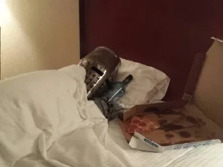 😴