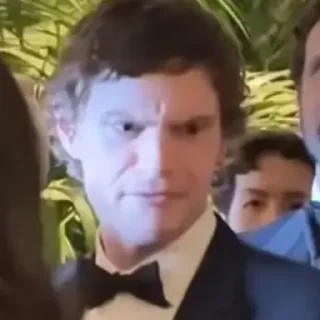 🤨