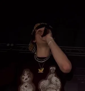 😻