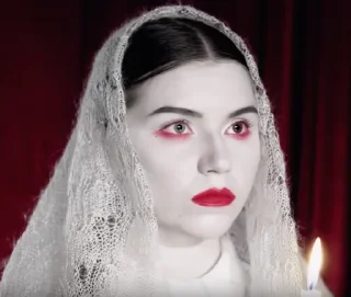 👰