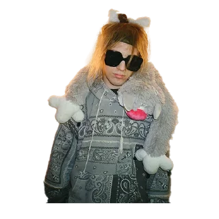 😼