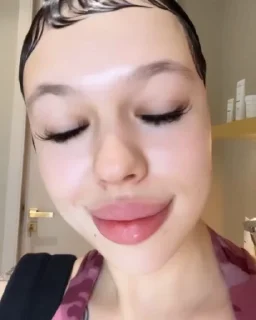 💋