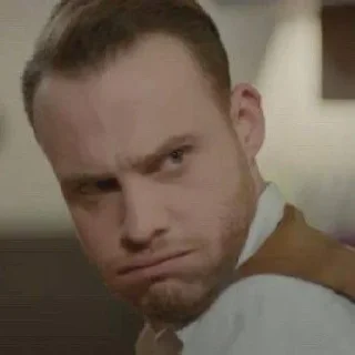 😠