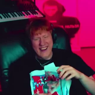 😂