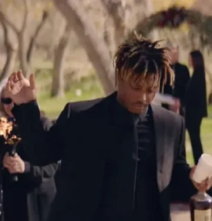 🕺