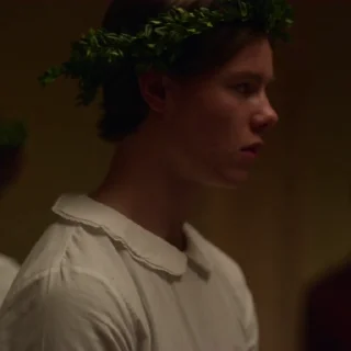 👑