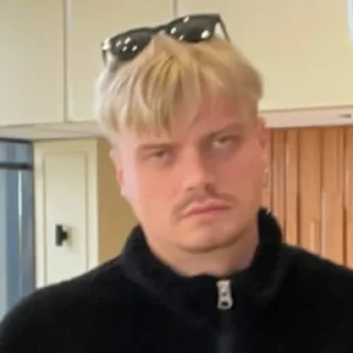 😑