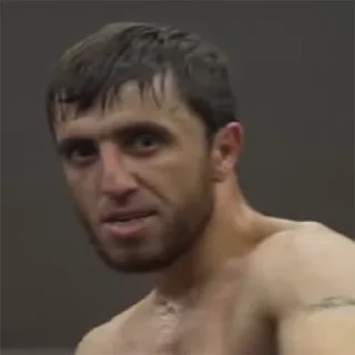 😨