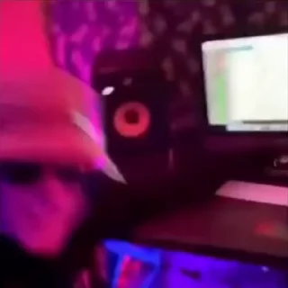 😎
