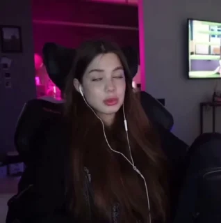 😂
