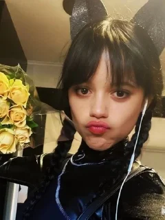 😗