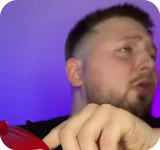 🤢