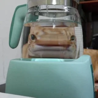 😐