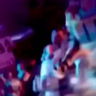 🥳