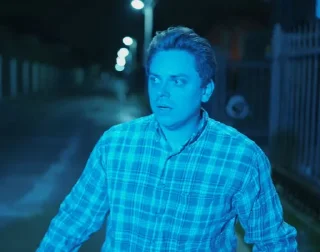 😳