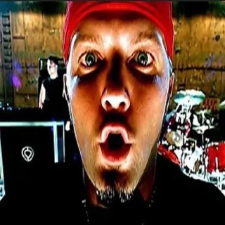 😮