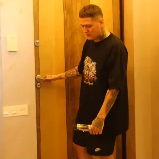 😭