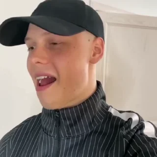 😂