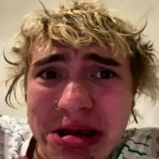 😥