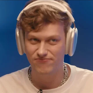 😳