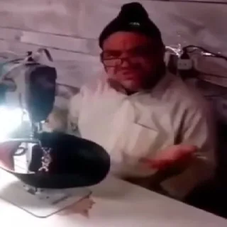 😡