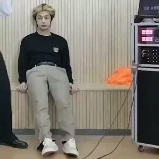 😐
