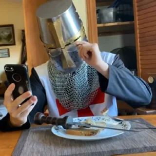 👑