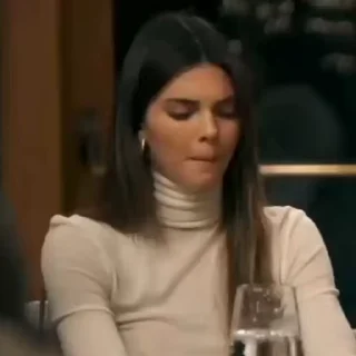 😐