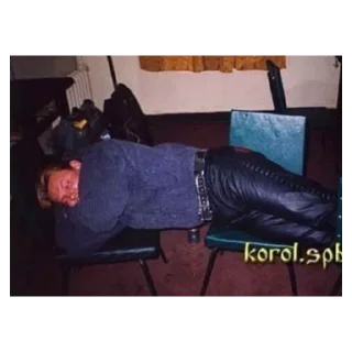 😴