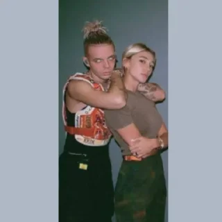 👩‍❤️‍👨