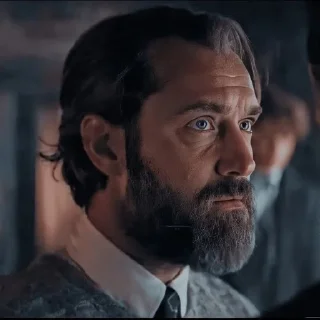 🎬