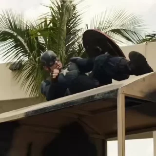 🤨