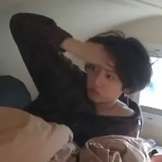 😐