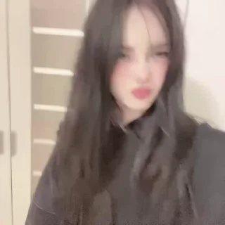 😼
