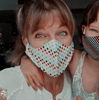 😷