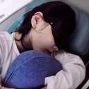 😴