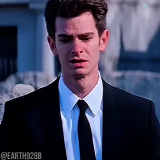 ☹