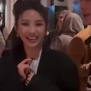 😀