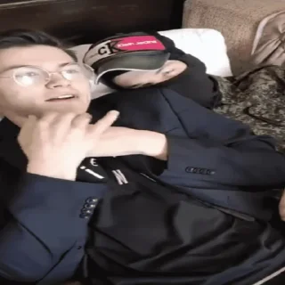 😢